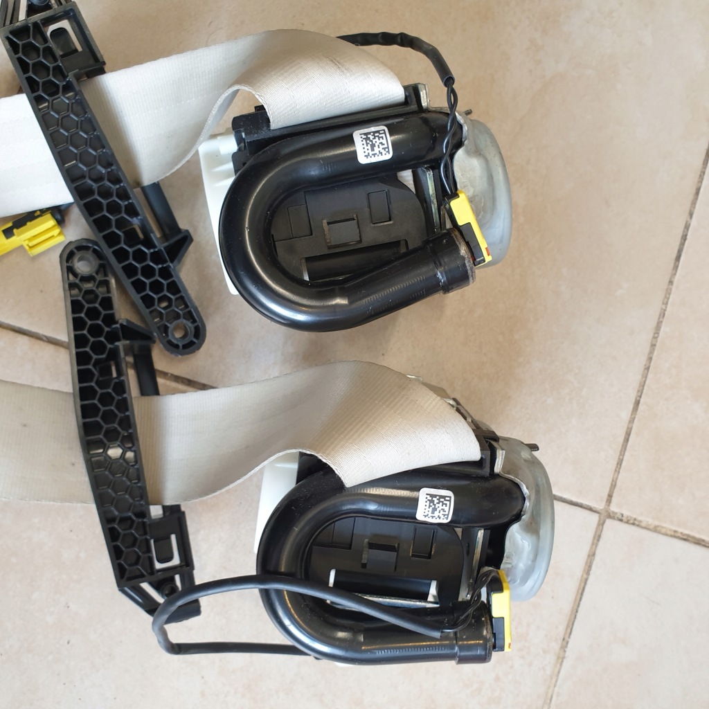 Ремень безопасности натяжитель задняя задний vw passat b8 седан оригинальный номер европа Киев