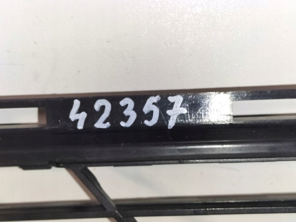 Решітка радіатора решітка решітка радіатора peugeot 308 iii t10 21- в Україні
