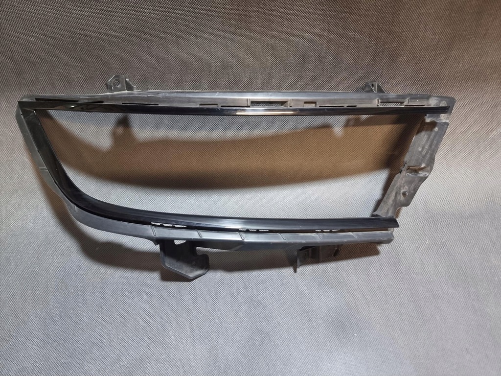 фото №1, Opel astra l vi 22- рамка кронштейн лампи правої 9839853680 nowa оригінальна