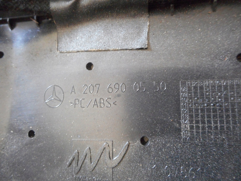 фото №8, Mercedes w207 09-16 cabrio молдинг потолочный a2076900550 лампа a2078200101