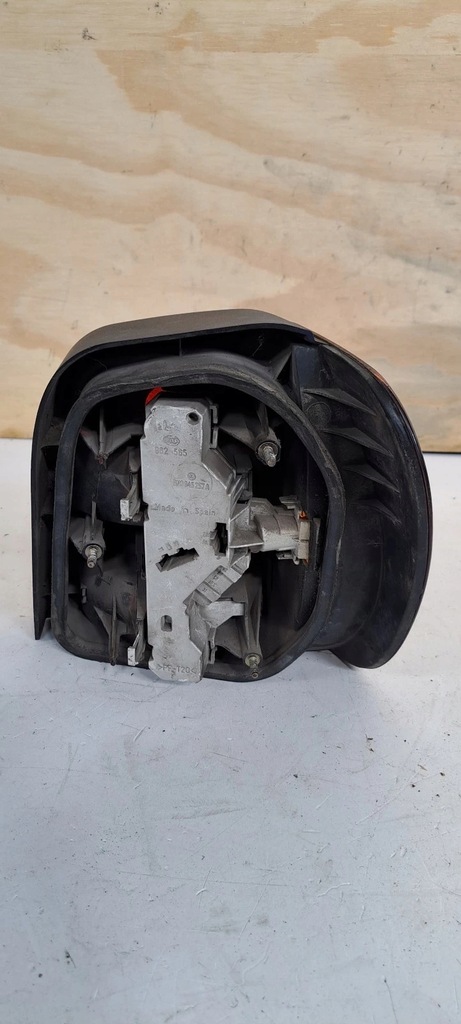 фото №2, Лампа задняя левая vw polo 6n