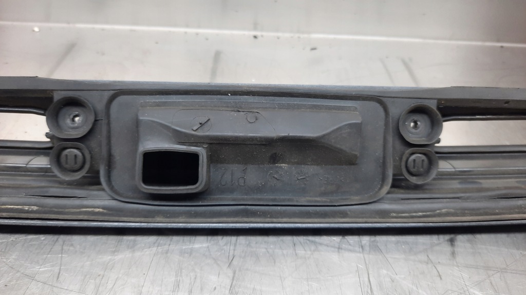 фото №9, Накладка крышки 30753027 volvo v50 04-12r