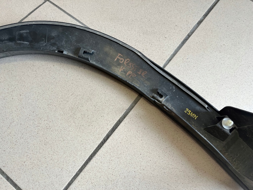 фото №11, Subaru forester sk 18- молдинг крыла правый перед