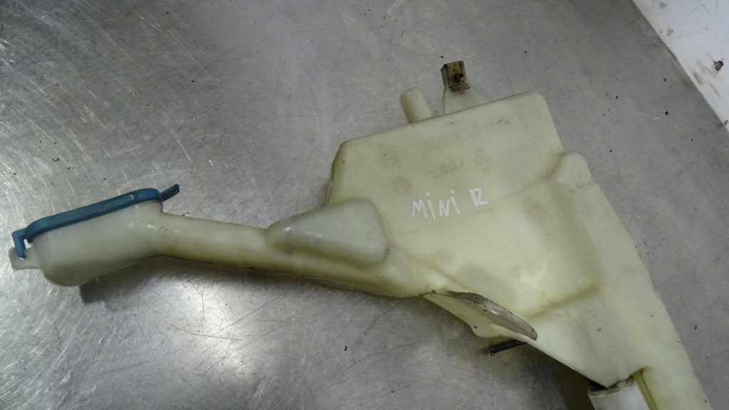 Бачок омывателя правый mini cooper r50 1.6 Недорого