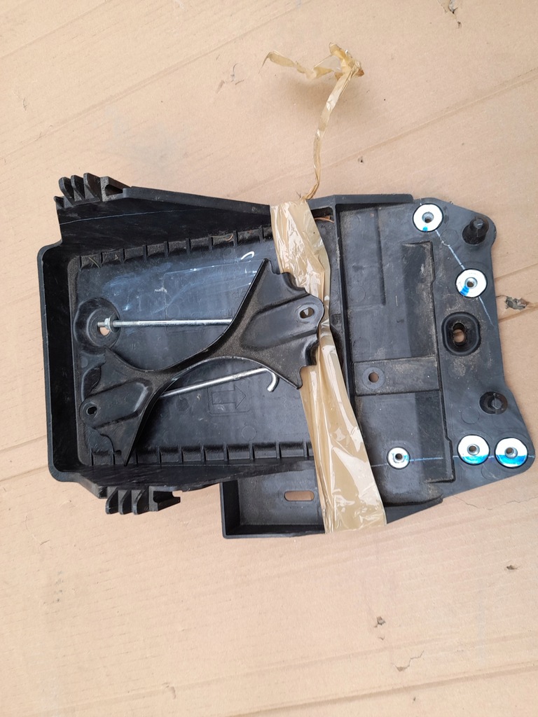 фото №1, Основание аккумулятор mazda 3 bm 13-