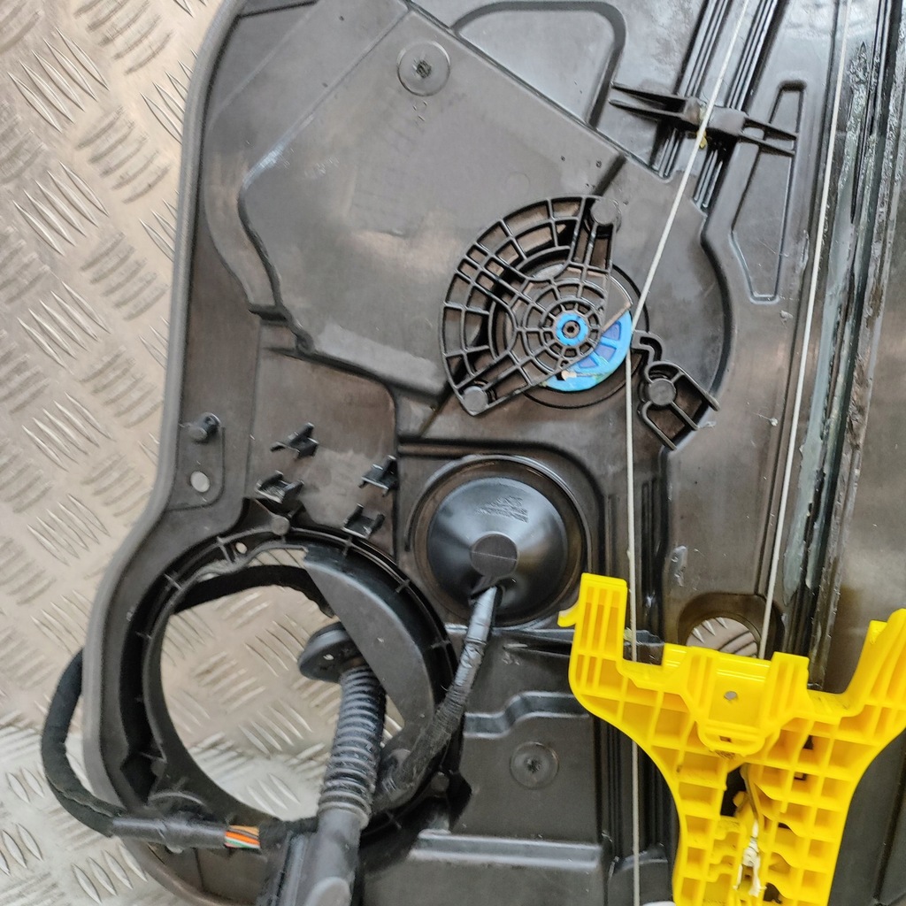 фото №6, Kia niro 2023 задня сторона ліва електричний підйомник скло двері задніх