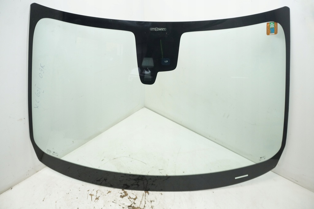 фото №1, Volvo xc60 i 09r стекло передняя лобовое