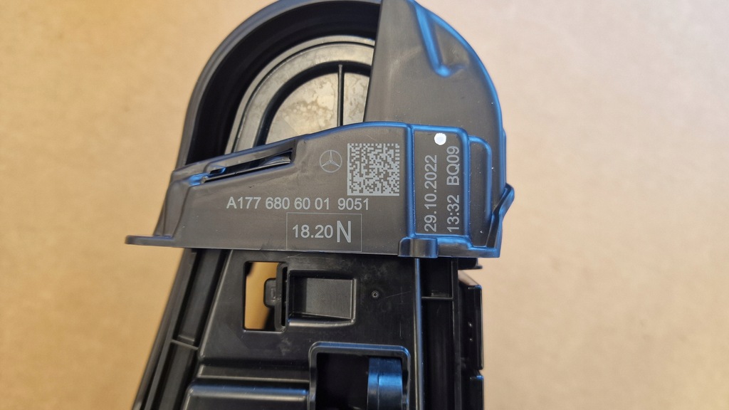 фото №6, Бардачок шторка cup тримач mercedes eqa w243 тунель середній прикурювач