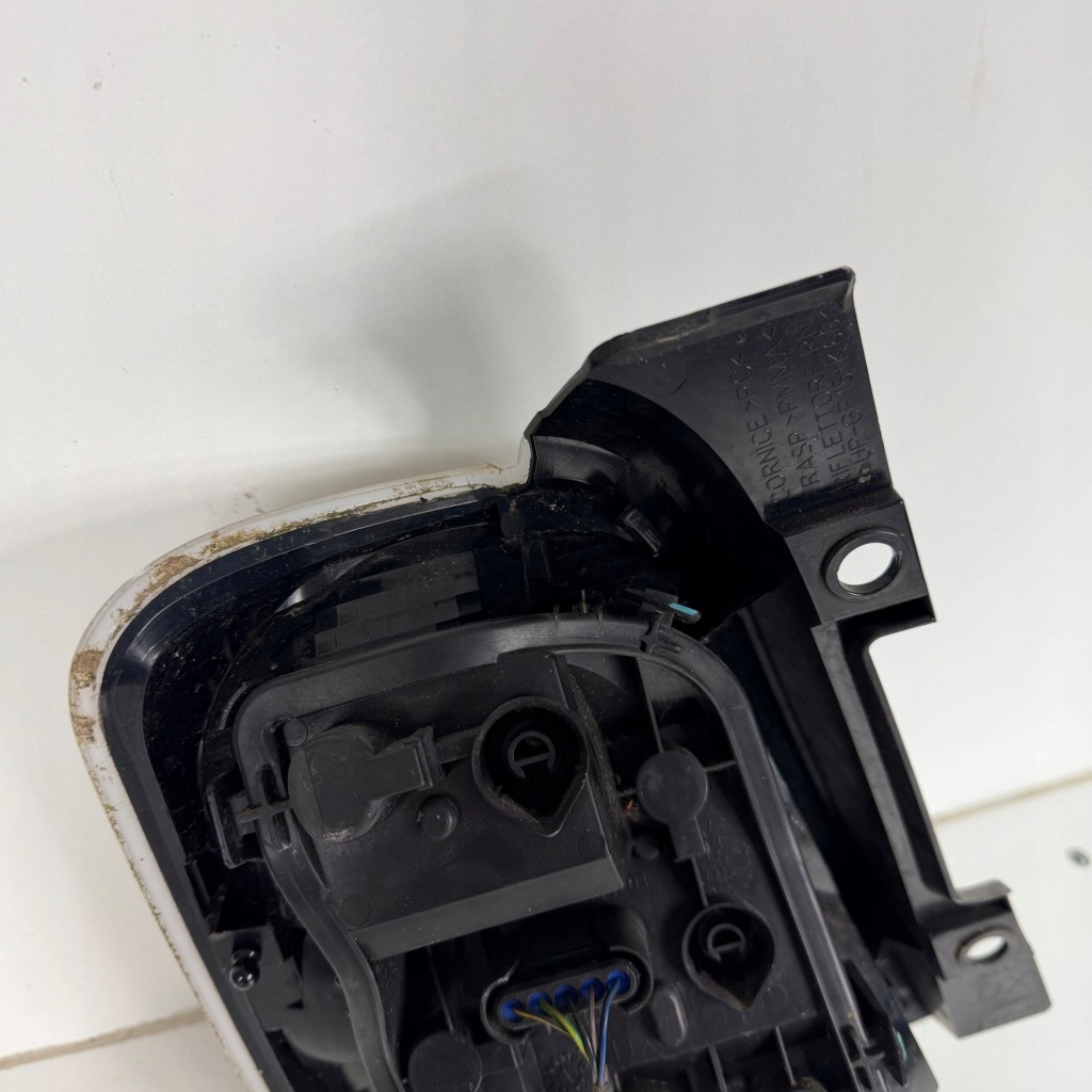 фото №8, Лампа правый задняя правая задняя fiat 500 оригинальный номер оригинал 27040284