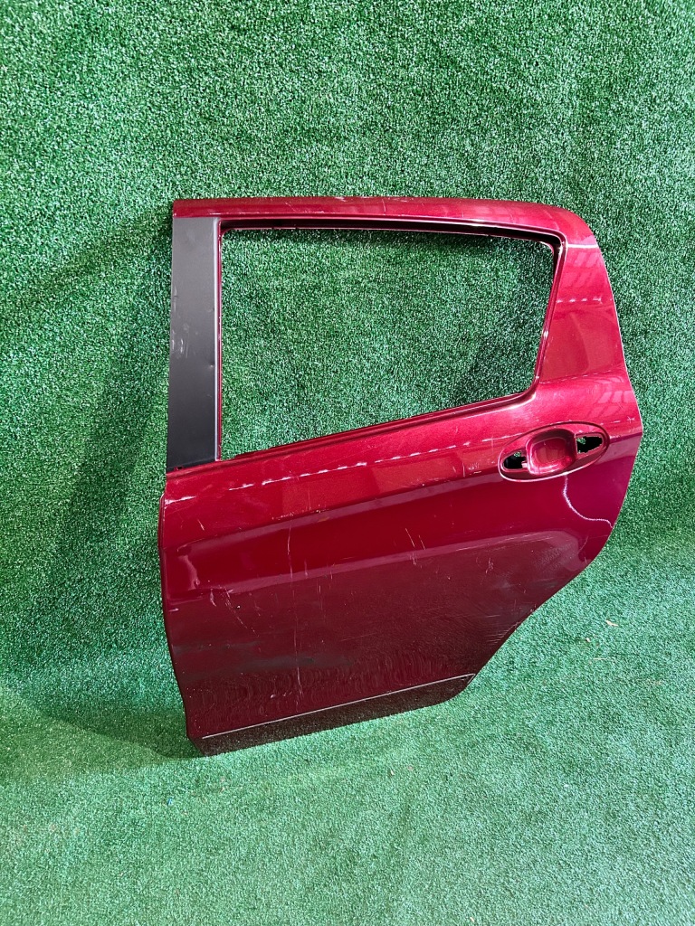 Купити Дверей задні ліве toyota yaris 3 рестайлінг  nr.243