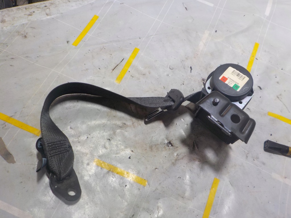 Купити Opel astra 2010r 1.6b ремінь безпеки правий задній 13299303