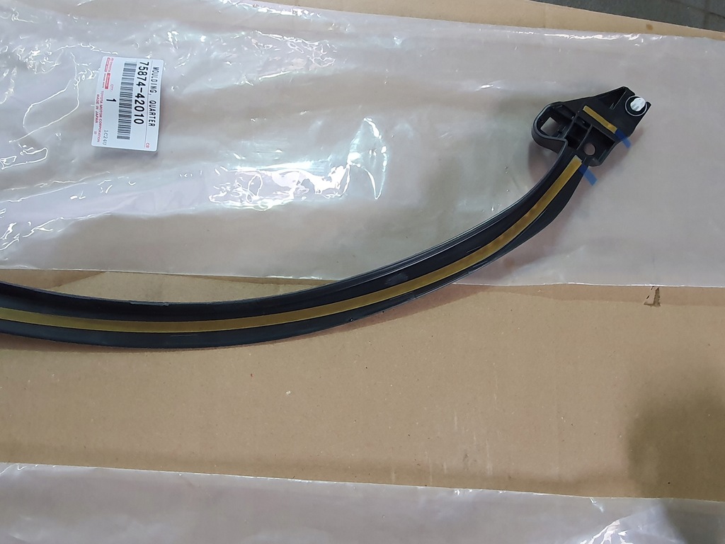 фото №12, Toyota rav4 v молдинг крыла правый задняя