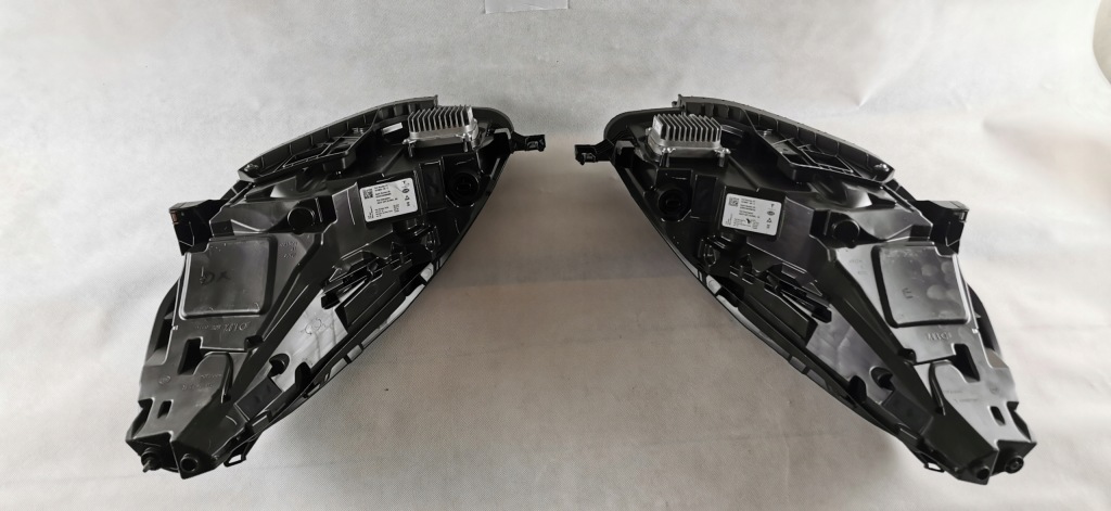 Купити Tesla 3 рестайлінг  full led лівий праві фара фара