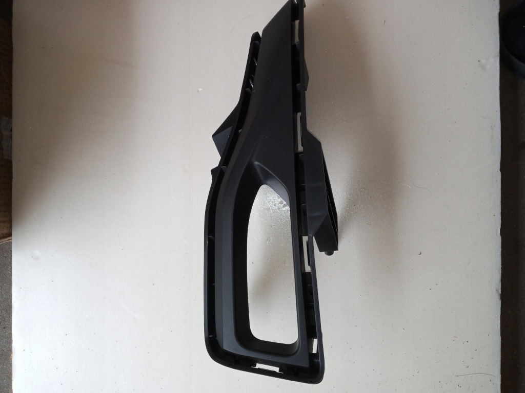 фото №1, Nissan leaf ii 2 рамка решітка бампера протитуманної фари права nowa