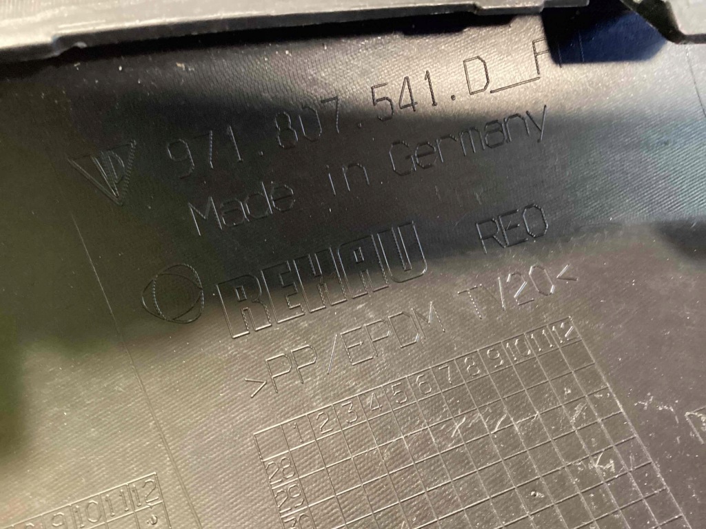 фото №10, Porsche panamera 971 спойлер бампера передній 971807541d