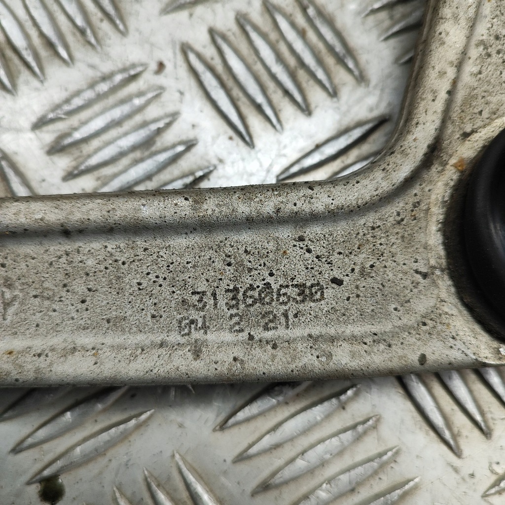 фото №9, Volvo xc90 2019 левая сторона нижний рычаг передний