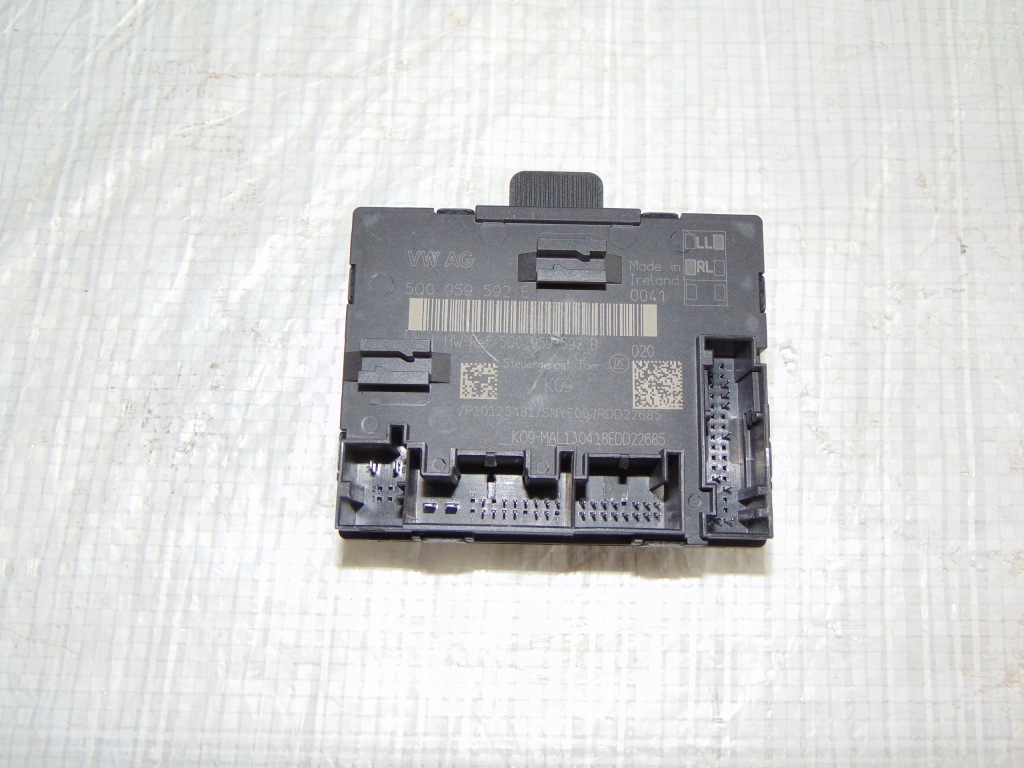 фото №1, Vw passat b8 модуль блок управления дверь 5q0959592e