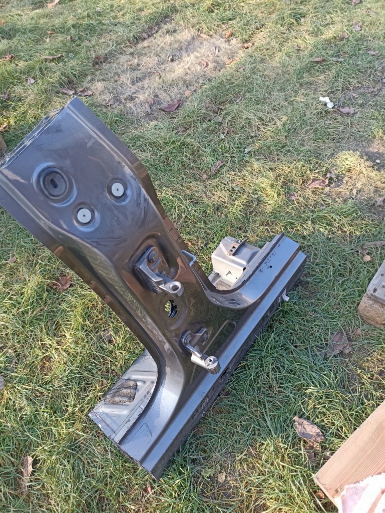 фото №4, Mercedes w117 cla порог правый блок двигателя средний 787