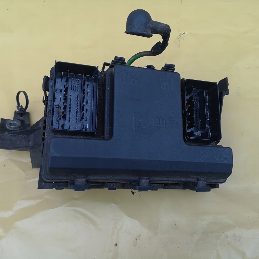 фото №1, Ford mondeo mk5 14- коробка корпус запобіжників