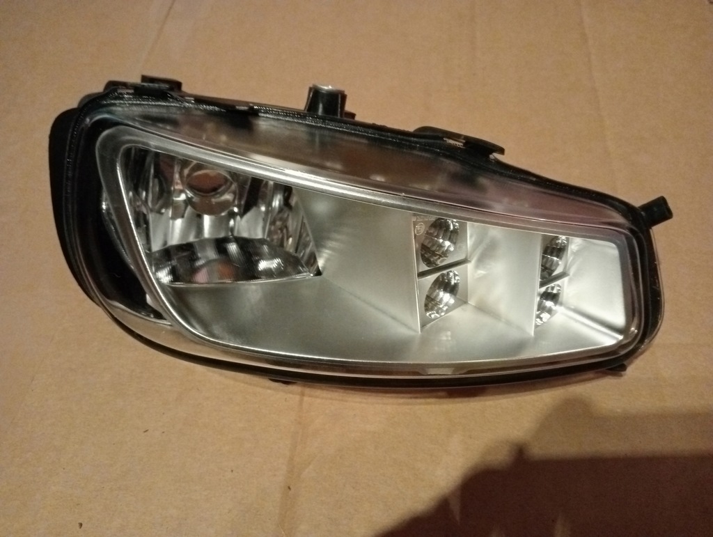 фото №1, Mercedes actros antos mp4 правий протитуманна фара 9608200656