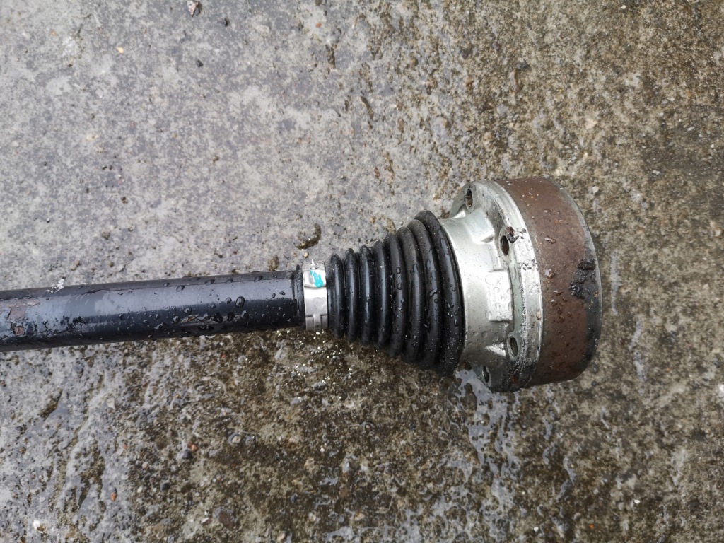 фото №4, Приводной вал półośka левая audi q3 vw tiguan 2015 rok