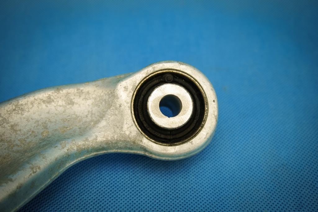 фото №6, Рычаг поперечный задняя audi a6 4g a7 4g8 a8 4h 8k0505324h