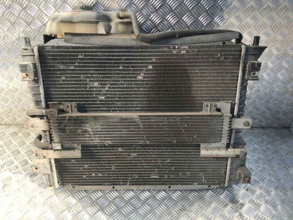 Купить Ford mustang v 4.6 1 радиатор воды масла вентилятор