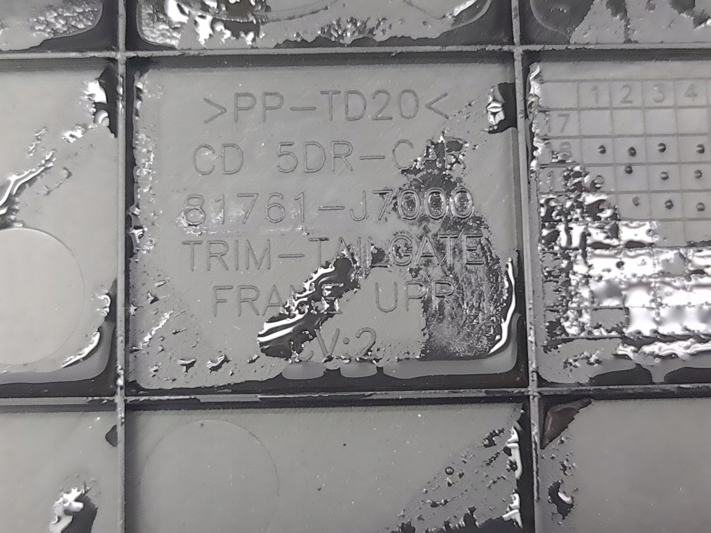 фото №13, Kia ceed 2020 обивка крышки багажника 81761j7000