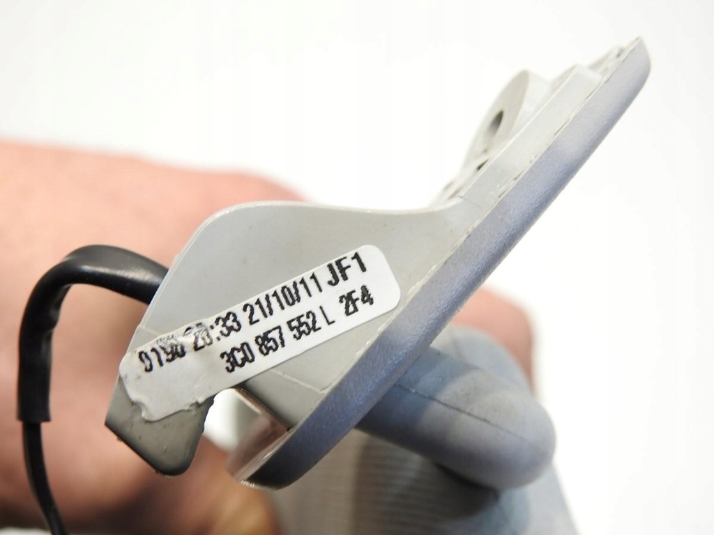 фото №7, Козырёк защита правая vw passat b7 3c0857552l