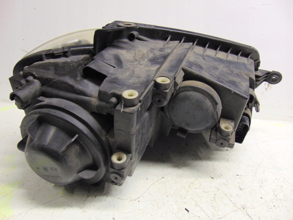 фото №10, Лампа левая перед передняя vw touran i lift обычная галогенная europa