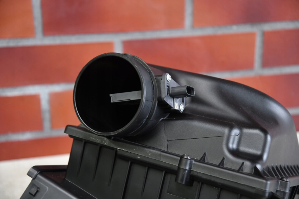 фото №6, Корпус фільтра датчик масової витрати повітря bmw x3 g01 x4 g02 x5 g05 5 g30 g31 7 g11 7 g12