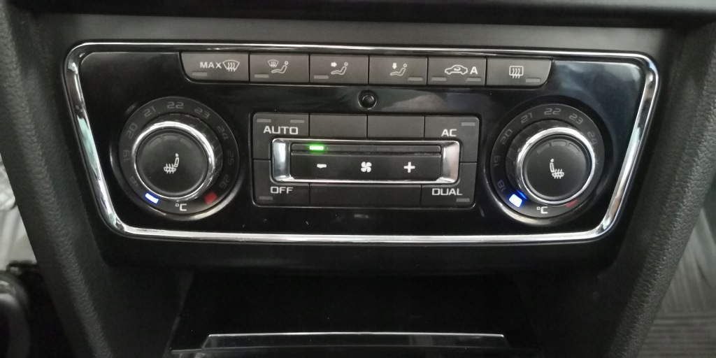 фото №16, Skoda superb ii 2 панель управление кондиционера