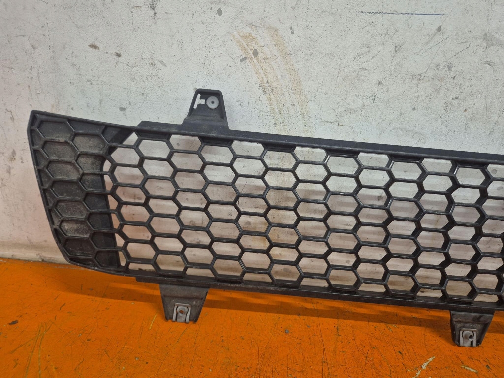 Scania r 17- решітка сітка радіатора перед решітка 2307674 Ціна