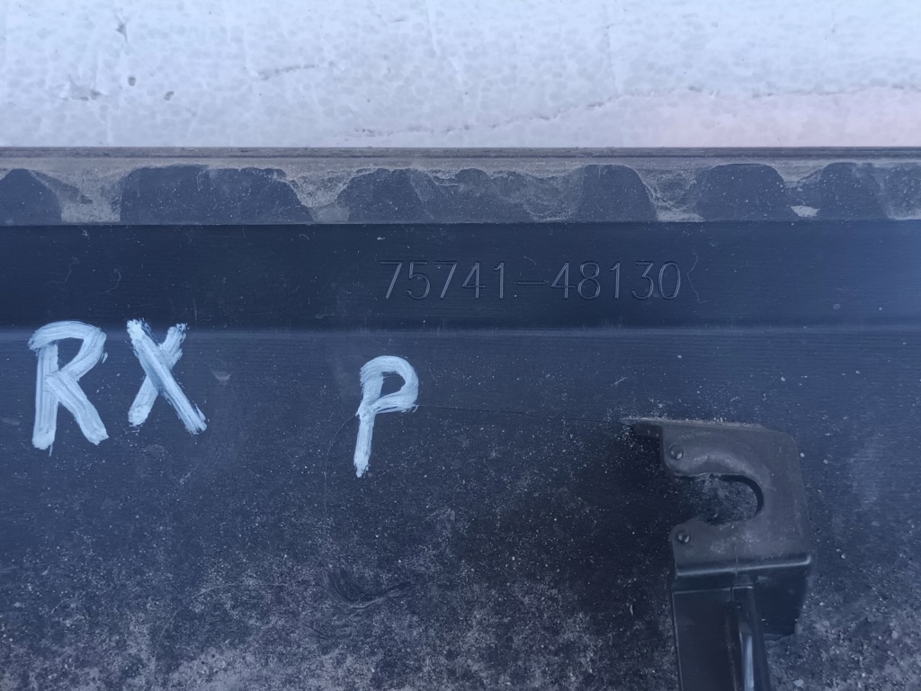 Молдинг двері lexus rx 75741-48130 75075-48170 Зі Шроту