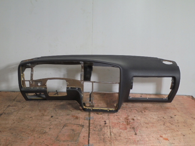 Купити Opel omega a панель приладів