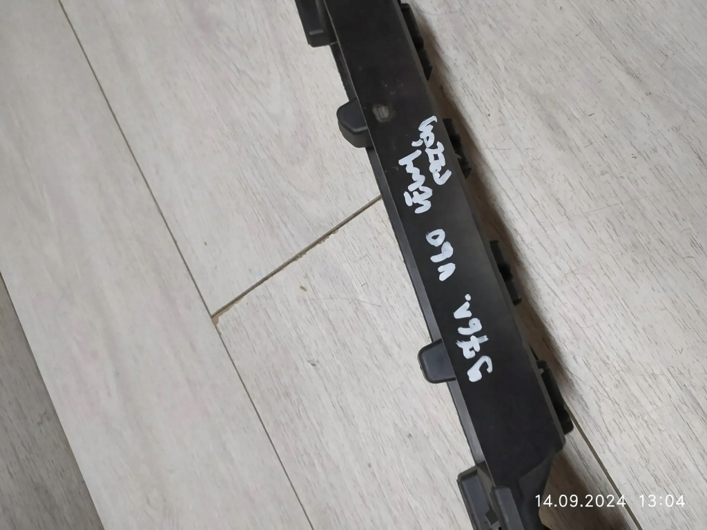 9761. volvo v60 кронштейн порог левый перед 32262698 в Украине