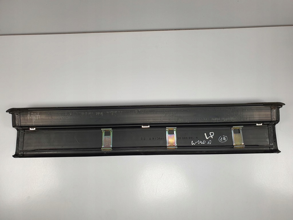 Молдинг накладка поріг лівий перед mercedes w140 Недорого