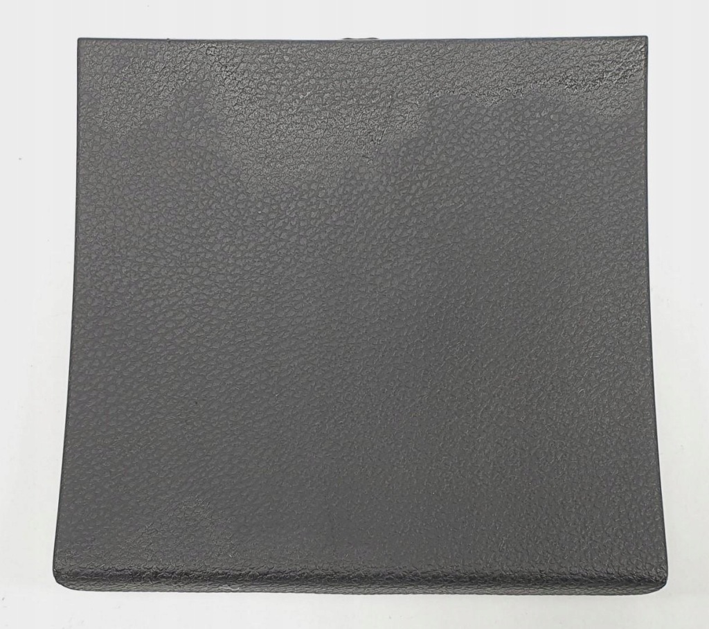 фото №1, Заглушка консолі mercedes w204 w207 a2046820116