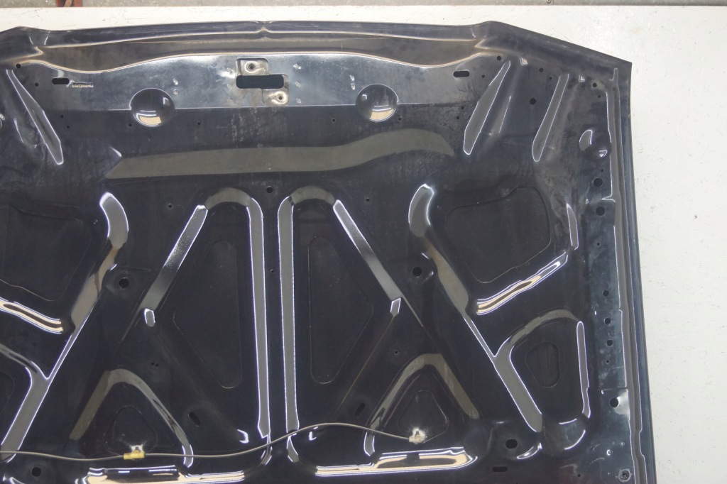 Капот кришка двигуна chrysler 300c Недорого