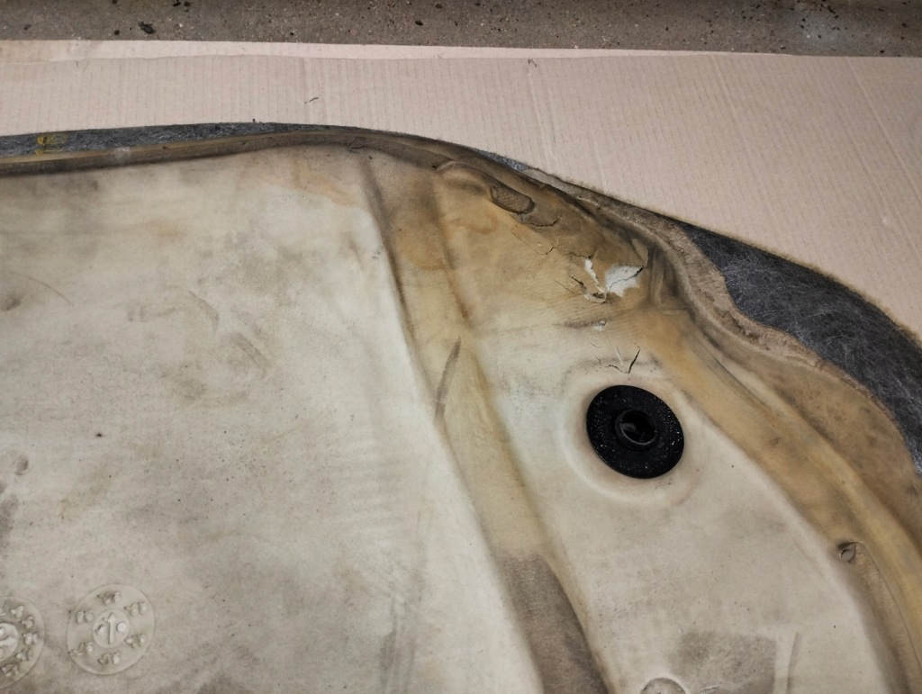 Обшивка багажника boxster porsche 986 98655103901 Цена