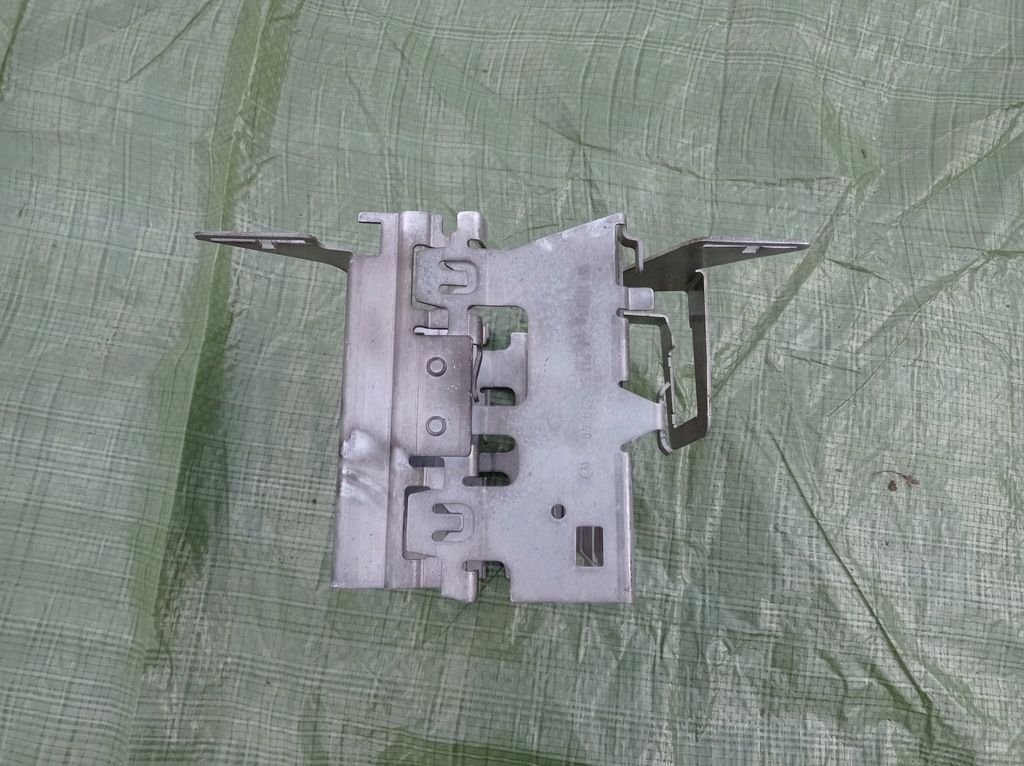 фото №10, New mercedes-benz c-class w204 purge клапан кронштейн a0004764536 original