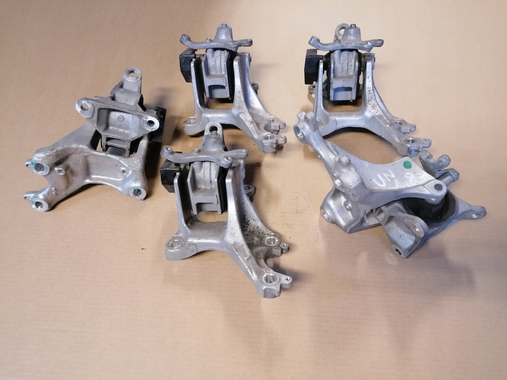 фото №1, Honda civic ix 12-16r 1.8 кронштейн подушка двигуна