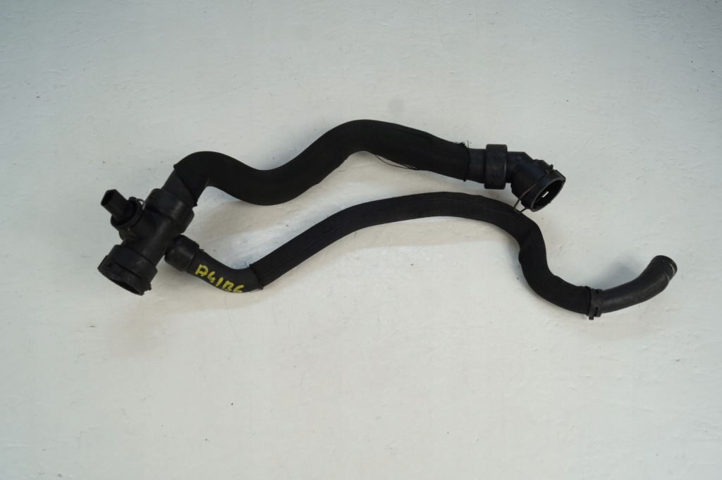 фото №1, Audi a4 b6 труба wąż шланг wody системы охлаждение 2.0 alt 8e0121101