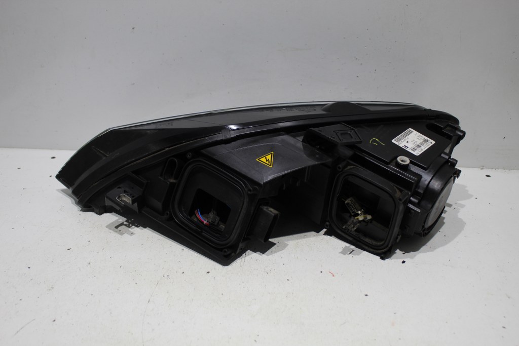 фото №2, Audi r8 ксенон правый идеальное состояние