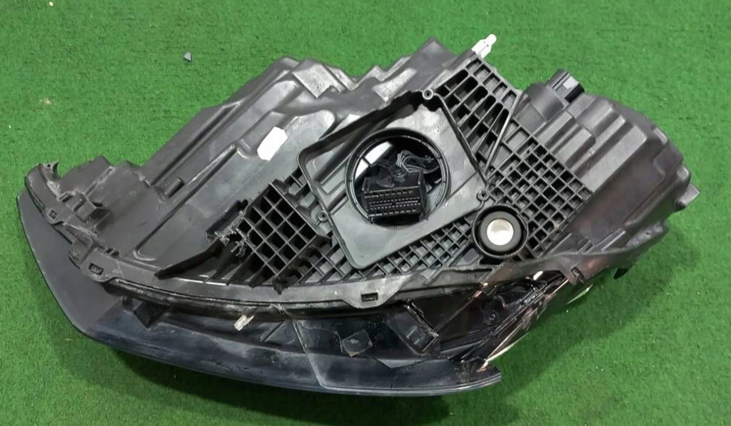 фото №4, Лампа права перед audi a1 82a full led