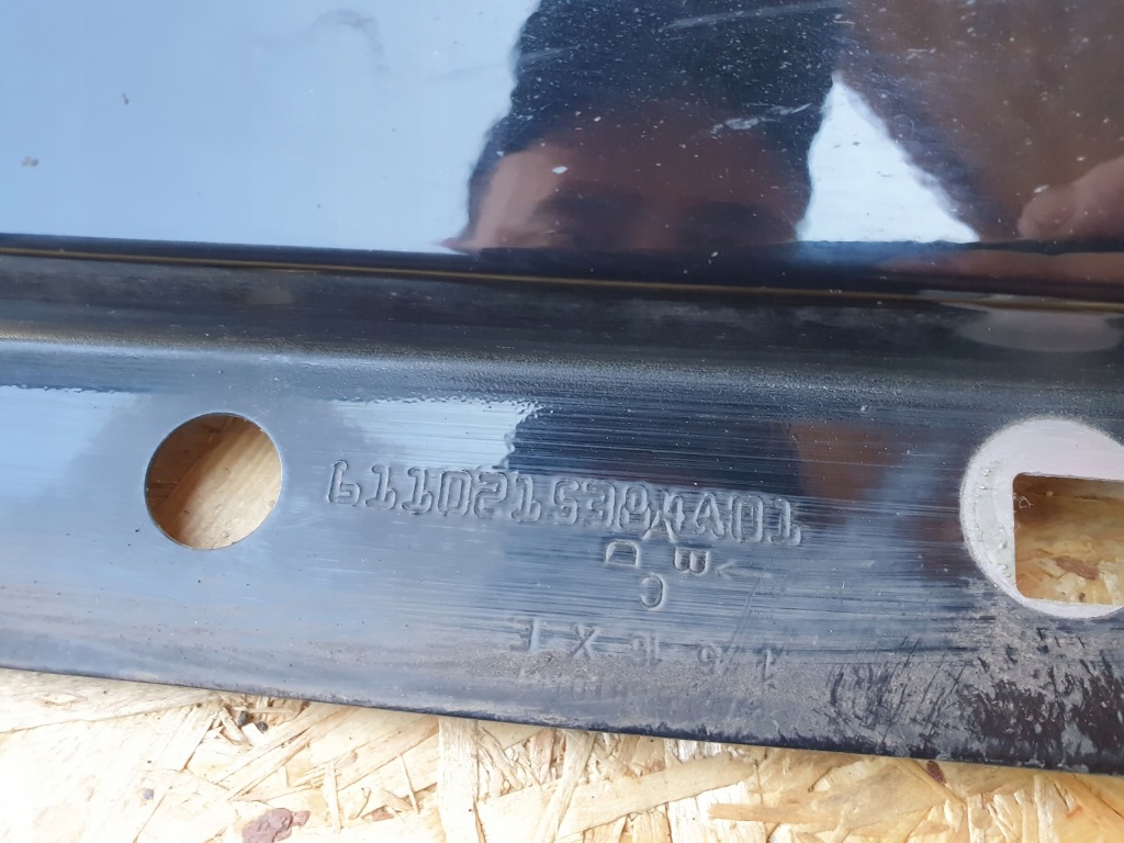 Купити Mercedes w205 крила лівий перед lak 040 нелакований