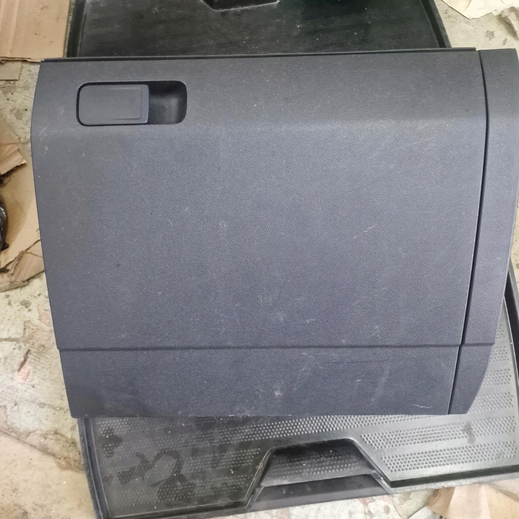 фото №1, Бардачок пасажира tiguan ii 5nb857097c