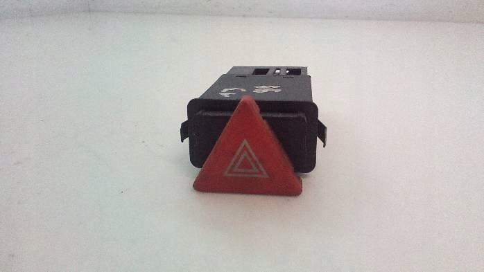 фото №8, Выключатель света аварийных audi a3 8l 8l0941509f
