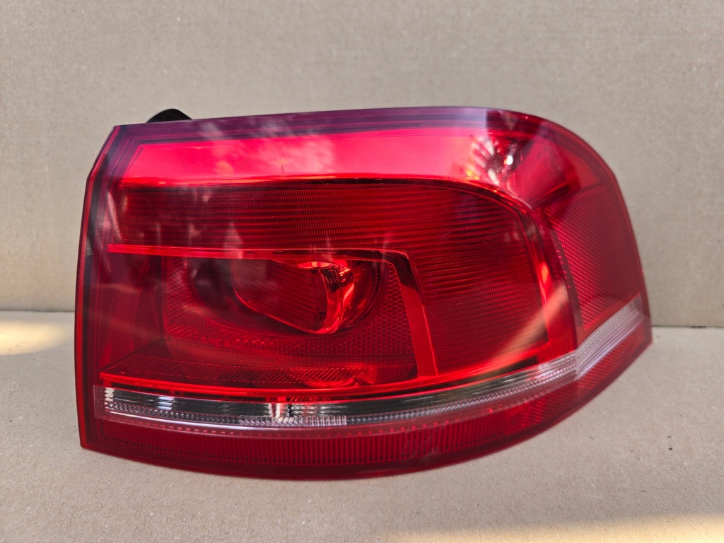 фото №1, Vw passat b7 kombi лампа права задня 3af945096e