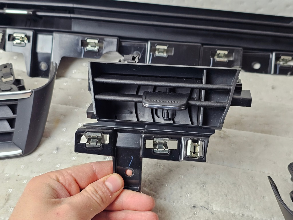 фото №4, Решітка обдув молдинг dekor консолі w панель renault clio v